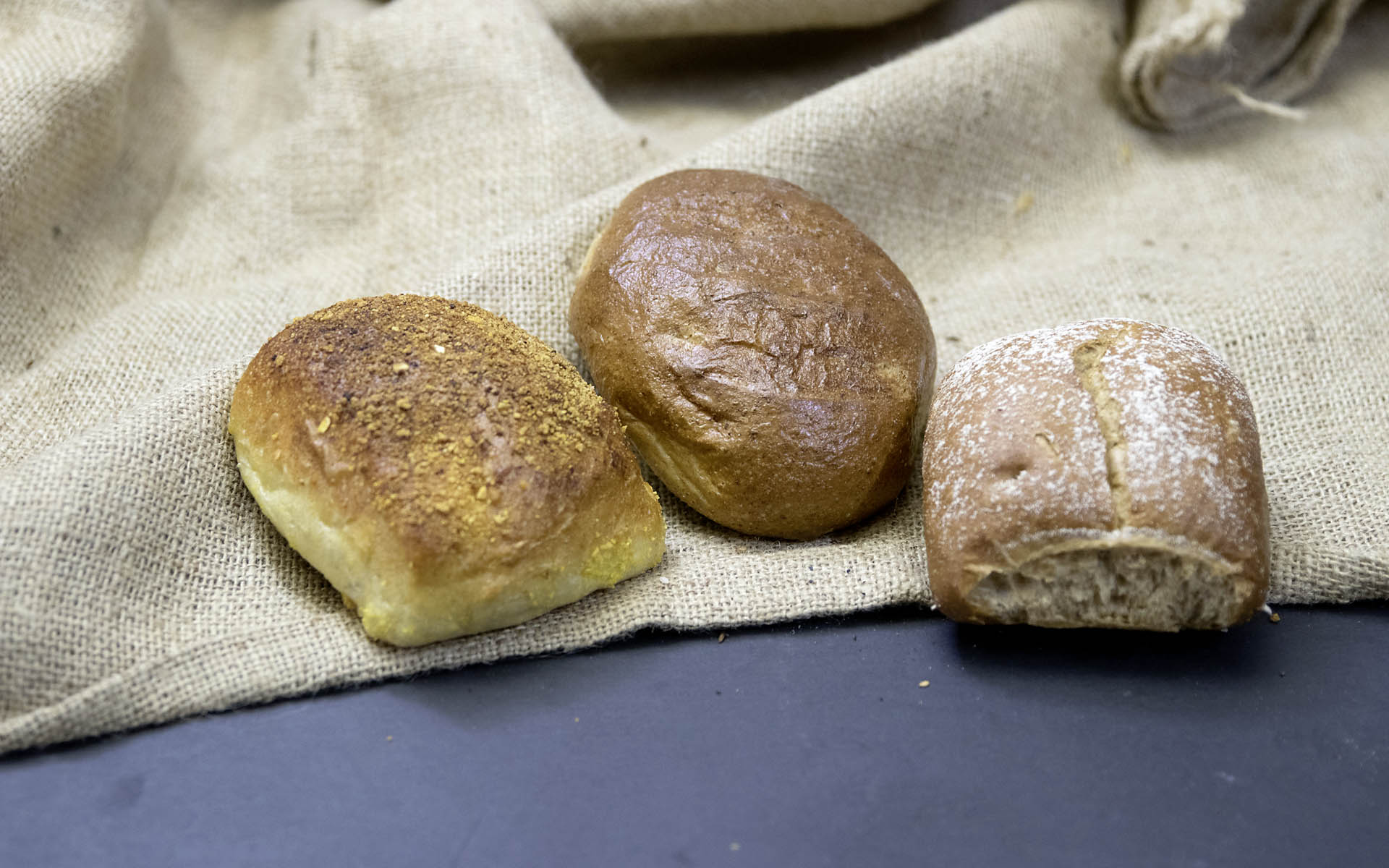 Buttermilchmaisweck, Dinkelvollkornweck, Roggenweck