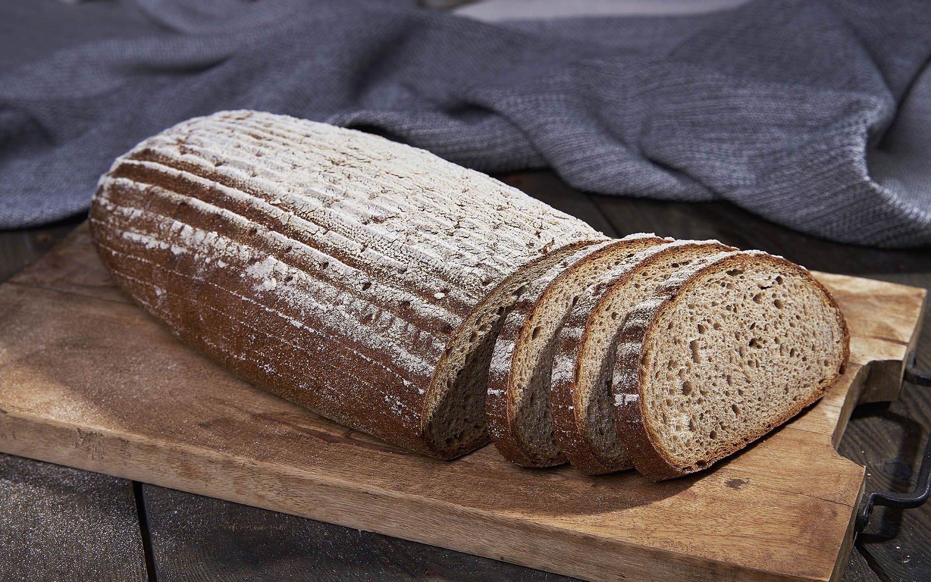 Brot, Roggenmischbrot bestäubt